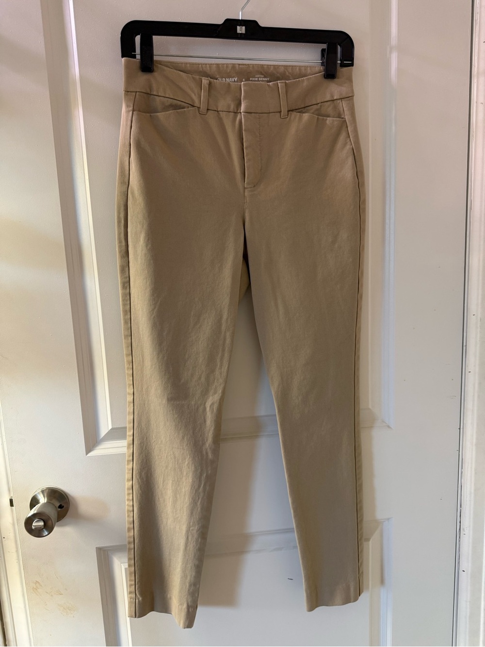 Old Navy Women’s Pixie Skinny Pants in Khaki